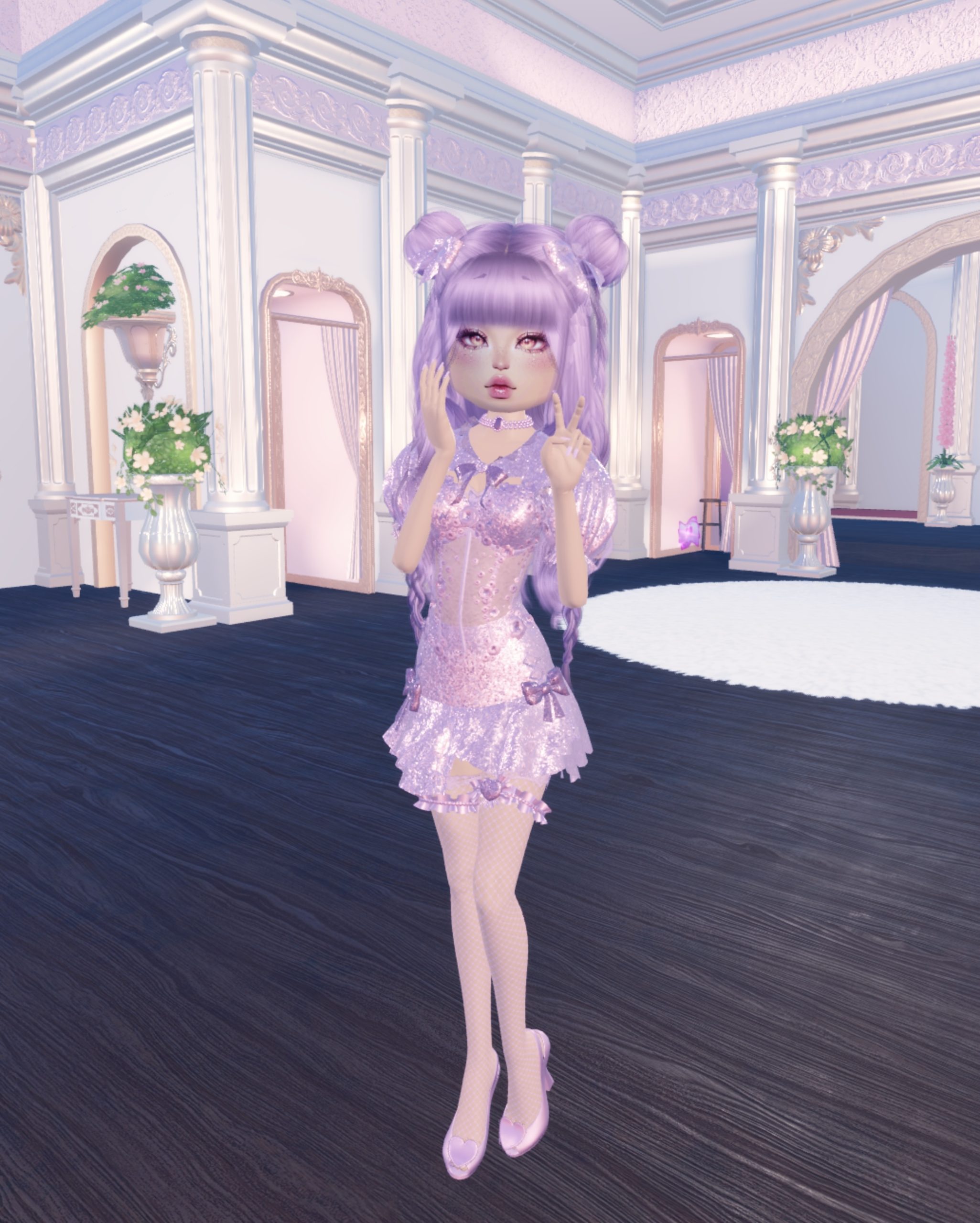 What To Wear For The Dress To Impress Naughty Or Nice Theme?