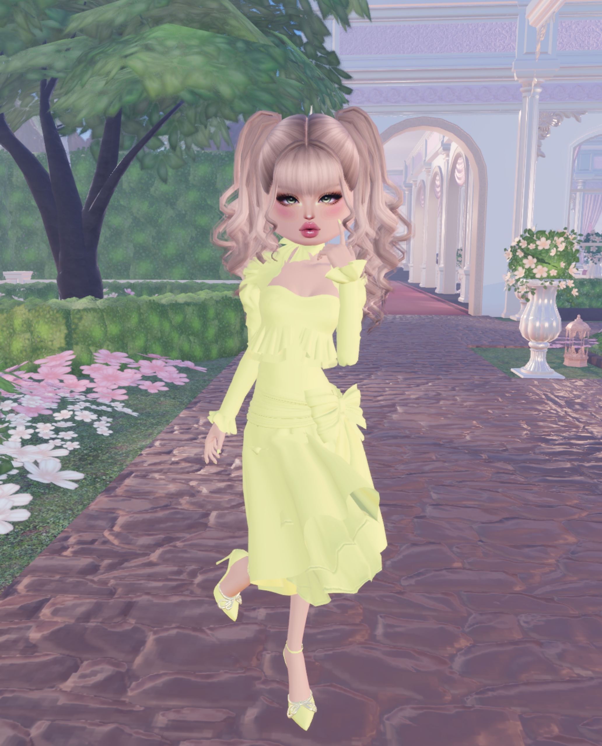 What Can You Wear For The Dress To Impress Candy Hearts Theme?