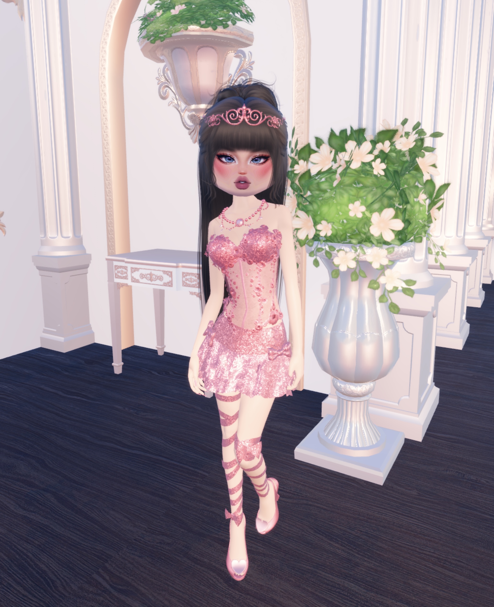 What Can You Wear For The Dress To Impress Spoiled Rotten Theme?