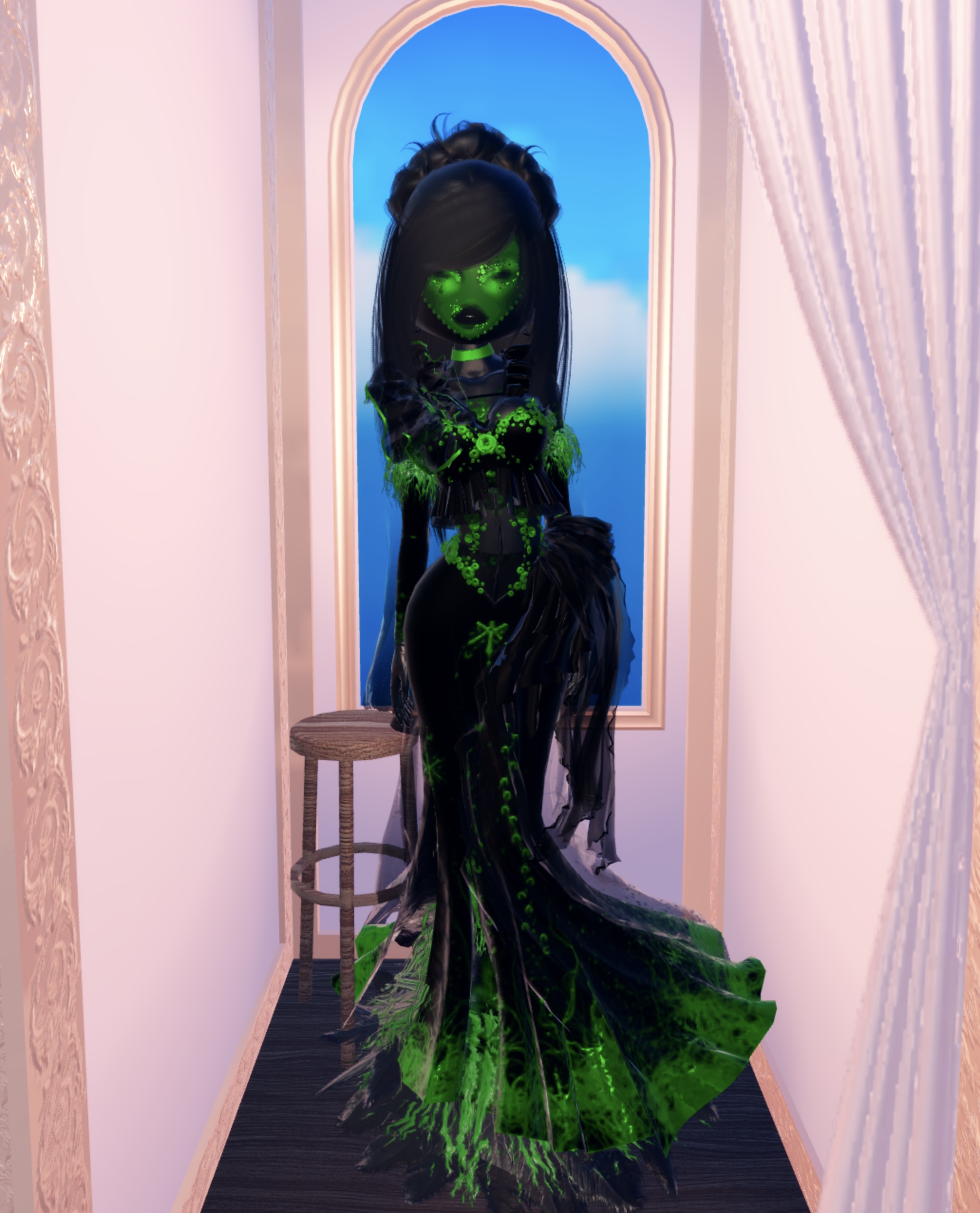 What To Wear For The Dress To Impress Surrealism Theme?