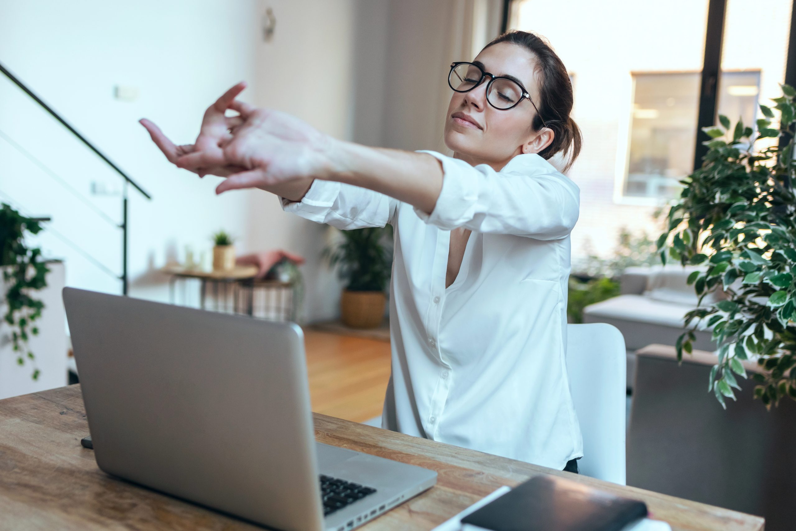 How to Beat Afternoon Slumps Without Caffeine