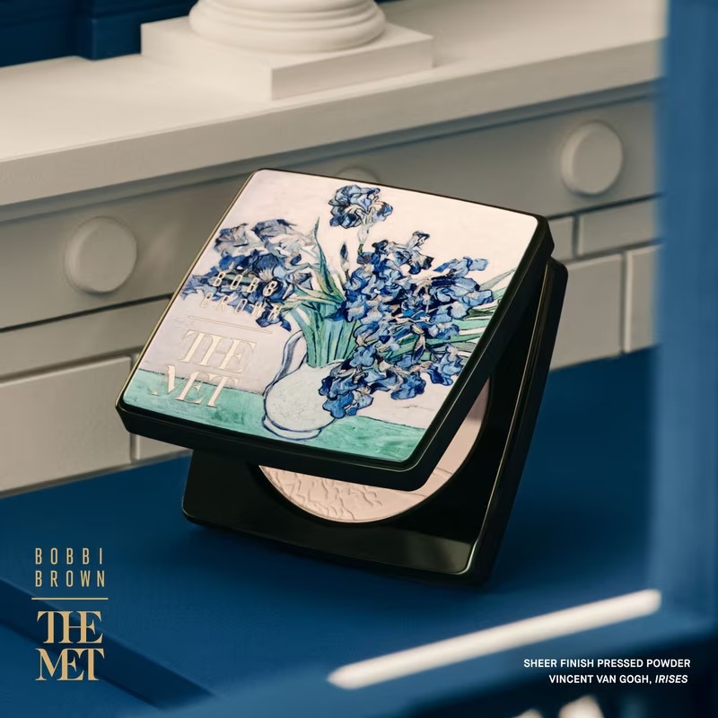 Bobbi Brown x The Met Sheer Finish Pressed Powder
