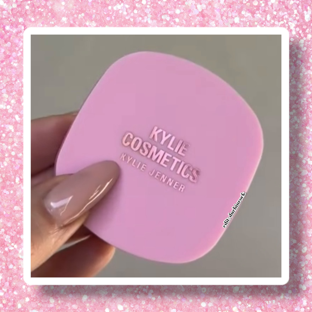 Kylie Cosmetics&nbsp; Winter Kissed Lip & Cheek Glow Balm
